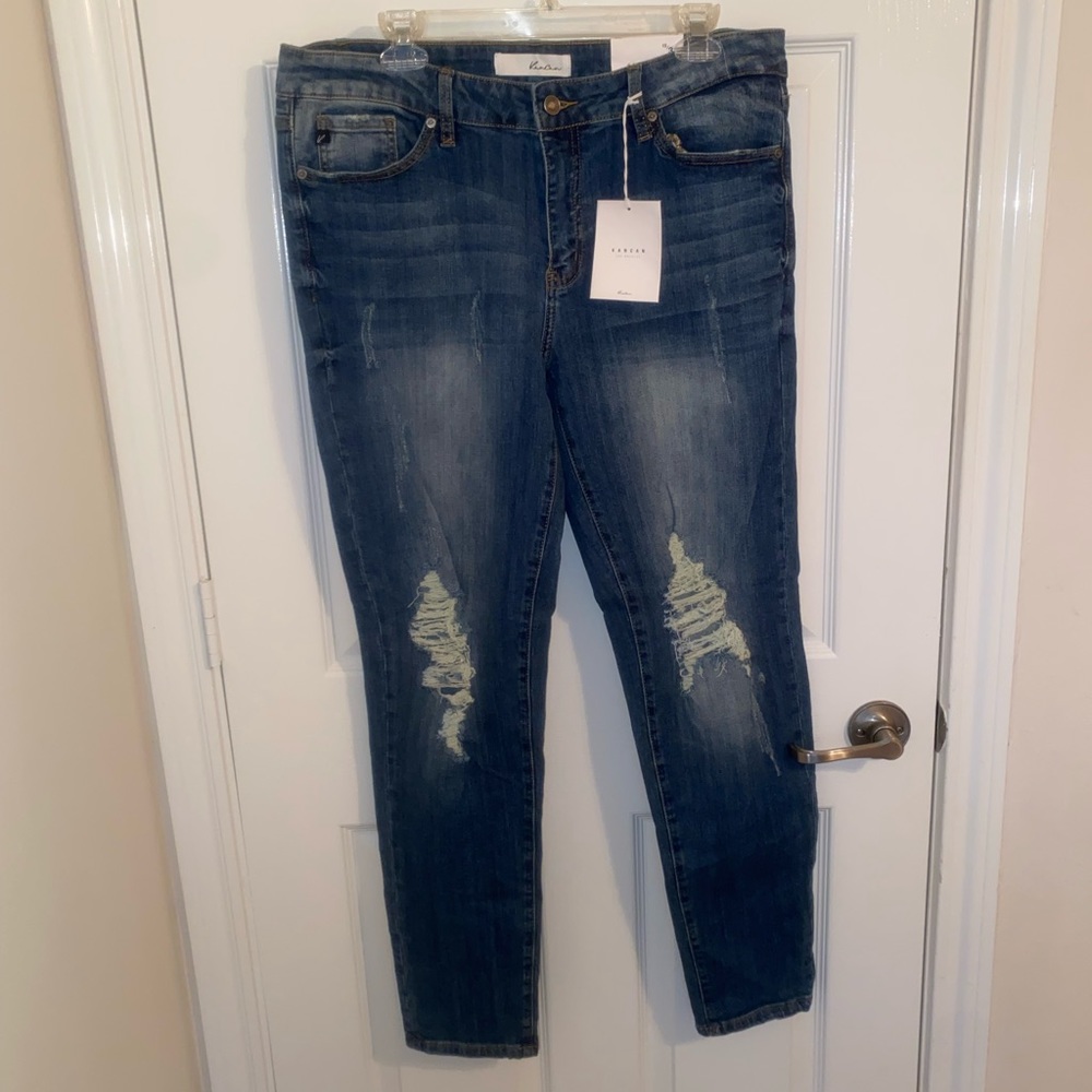 KanCan Medium wash Distressed Skinny jeans, Size 15/31